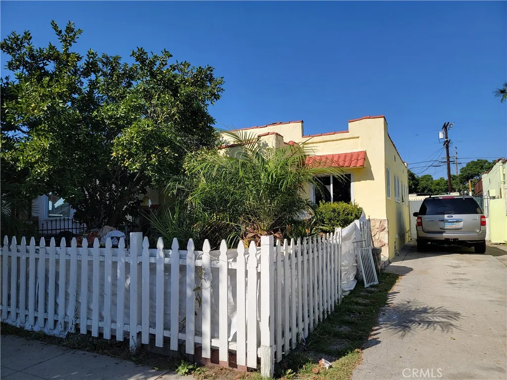 429 E 92nd, Los Angeles, California 90003 home-pic-0