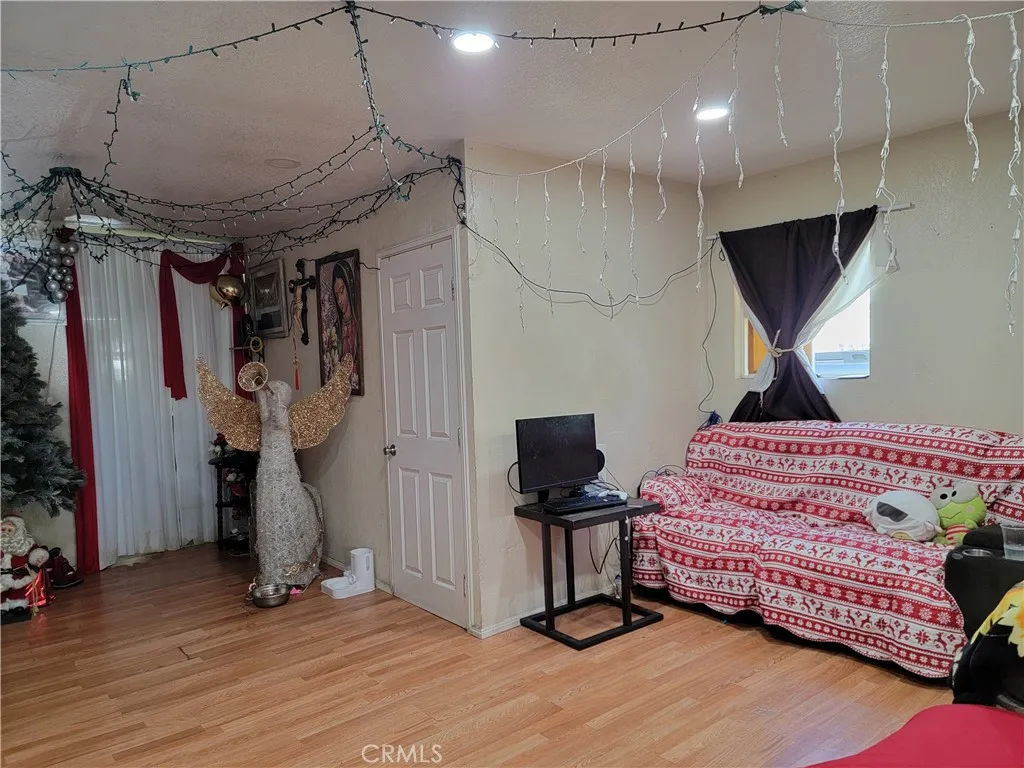 429 E 92nd, Los Angeles, California 90003 home-pic-7