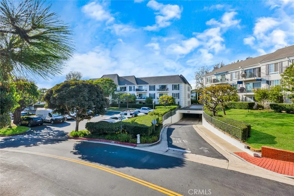 500 Cagney Lane 103, Newport Beach, California 92663 home-pic-2