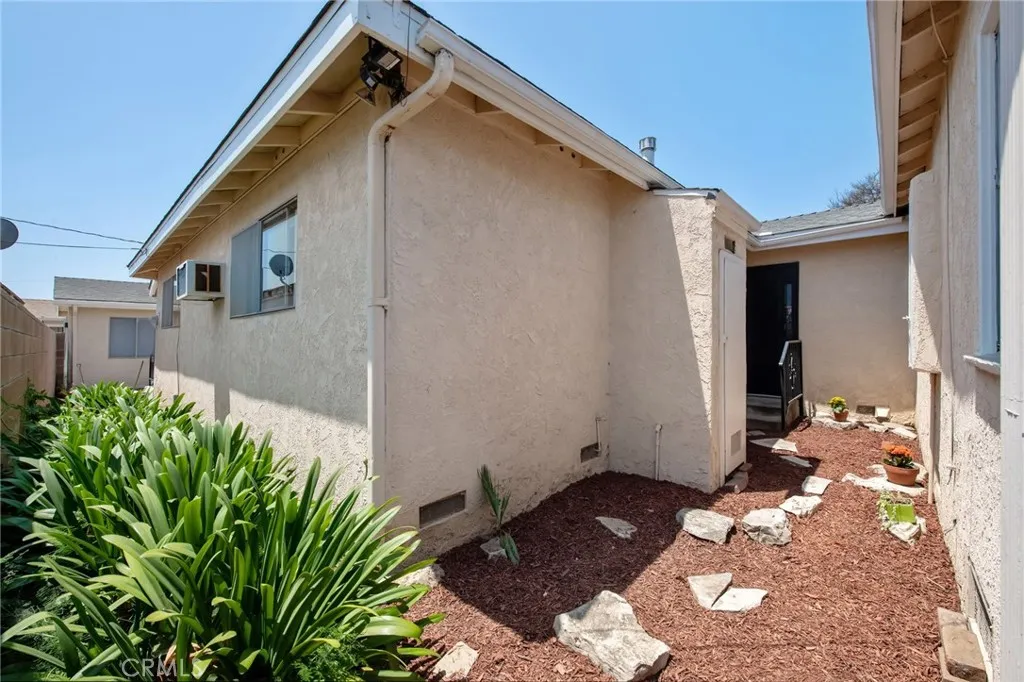 2824 W 156th Street W 2, Gardena, California 90249 home-pic-15