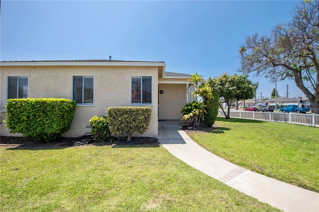 2824 W 156th Street W 2, Gardena, California 90249 home-pic-3