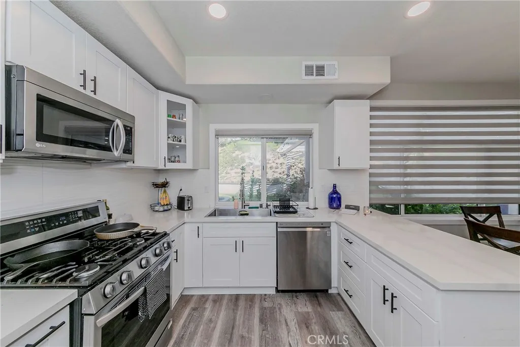 16396 High Bluff Court, Riverside, California 92503 home-pic-22