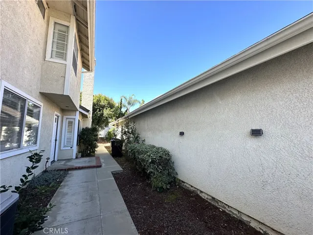 Side entrance to front door