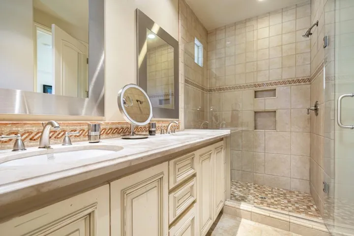 76-web-or-mls-KBCotona_OPMG_1025_075