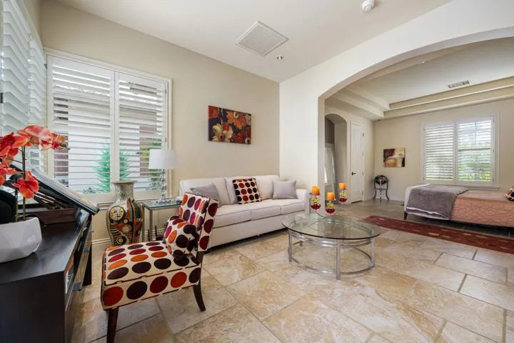 73-web-or-mls-KBCotona_OPMG_1025_072
