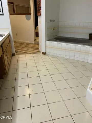 91C9F571-F6AE-42B1-B479-4067B98844A9