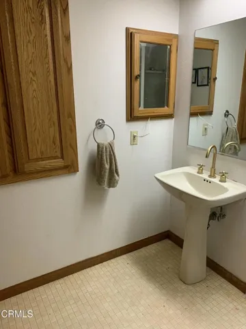 3130BFCE-0A4B-448B-BEDE-385993FC6FAB