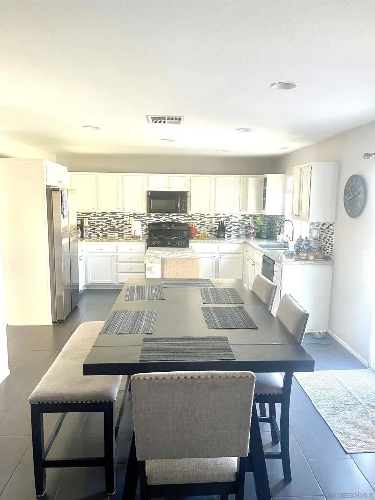 28454 Saddlecrest, Menifee, California 92585 home-pic-2