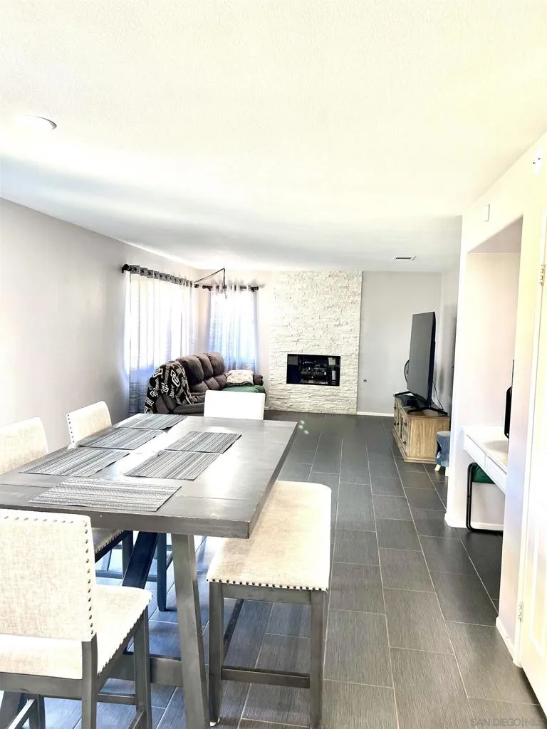 28454 Saddlecrest, Menifee, California 92585 home-pic-4