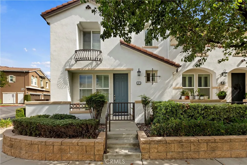 15723 Parkhouse Drive 97, Fontana, California 92336 home-pic-2
