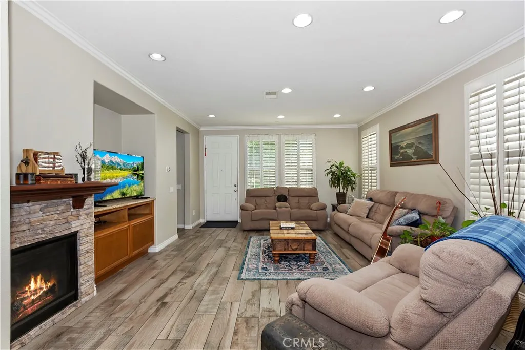 15723 Parkhouse Drive 97, Fontana, California 92336 home-pic-8