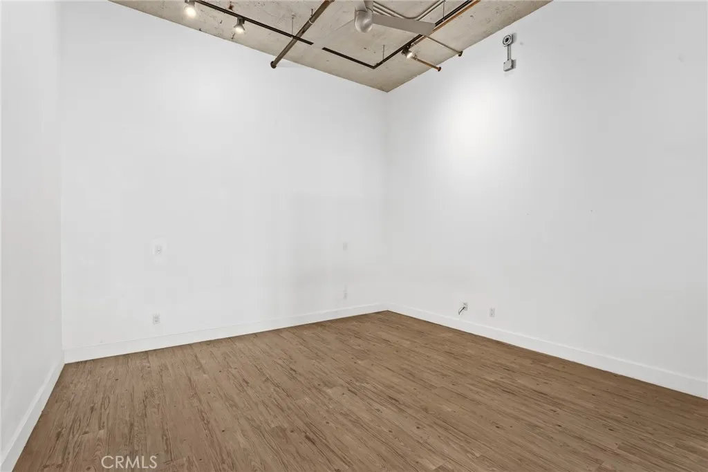 115 W 4th 203, Long Beach, California 90802 home-pic-22