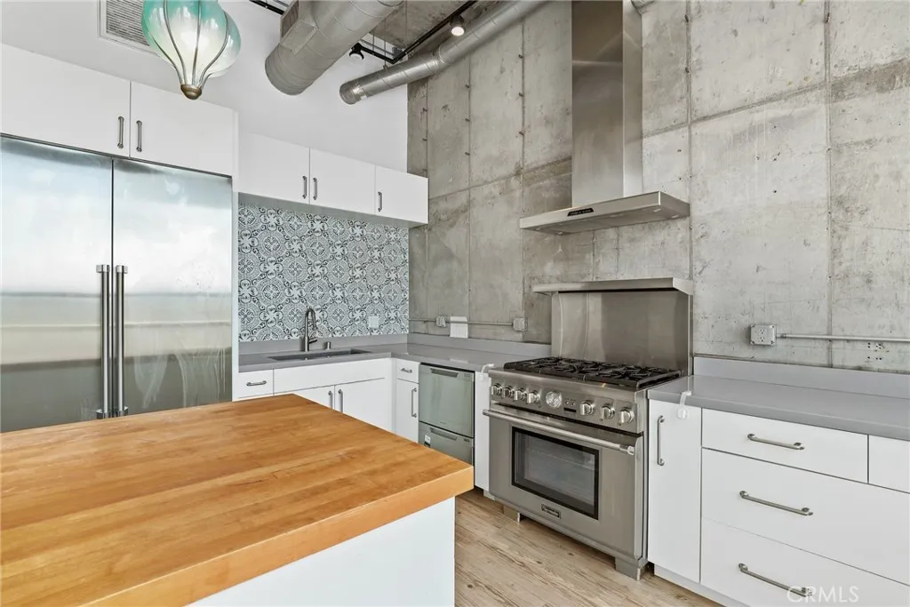 115 W 4th 203, Long Beach, California 90802 home-pic-17