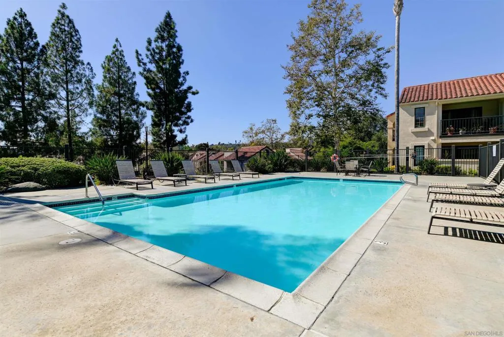 13076 Wimberly Square 47, San Diego, California 92128 home-pic-15