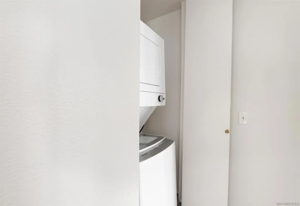 13076 Wimberly Square 47, San Diego, California 92128 home-pic-11