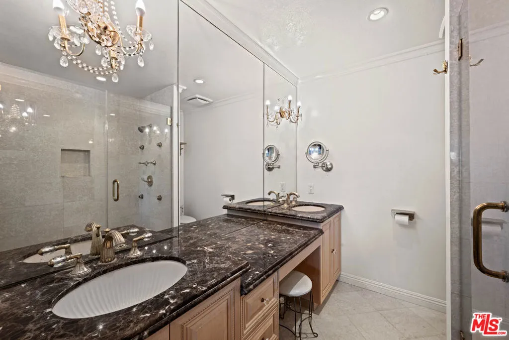 6220 Pacific Avenue 303, Playa Del Rey, California 90293 home-pic-20