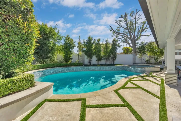 4340 Guava Avenue, Seal Beach, California 90740