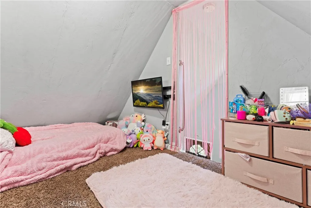 1286 Lovers Lane, Rimforest, California 92378 home-pic-13