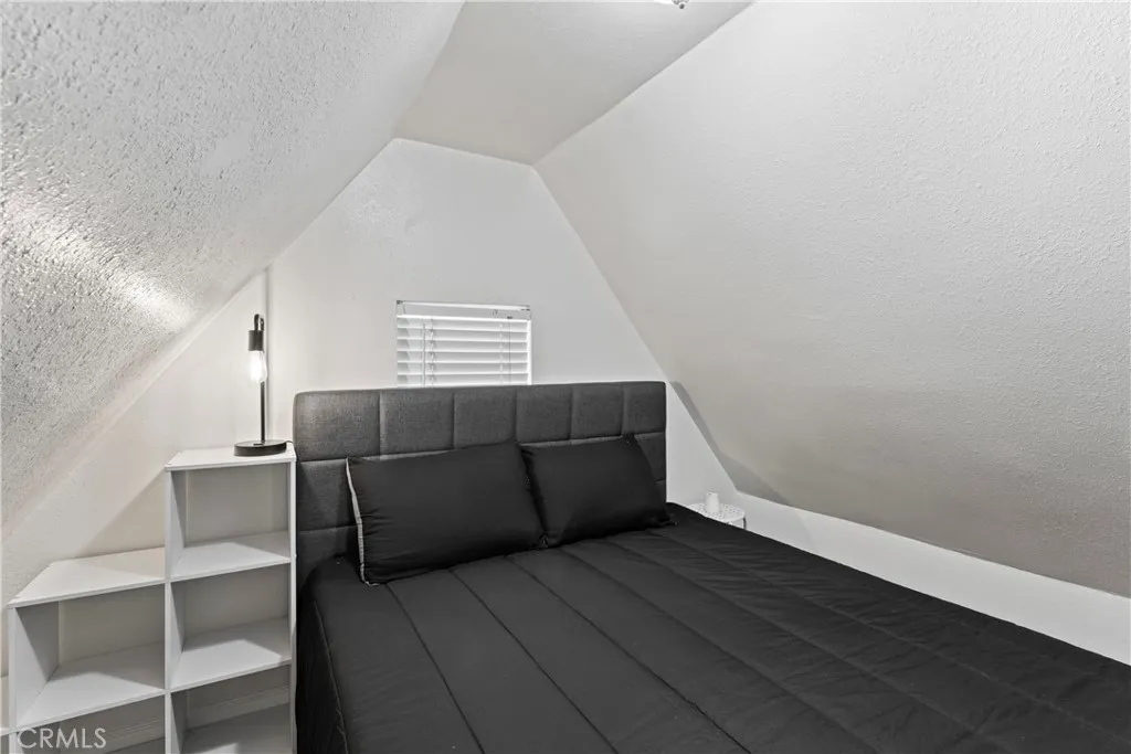 1286 Lovers Lane, Rimforest, California 92378 home-pic-7