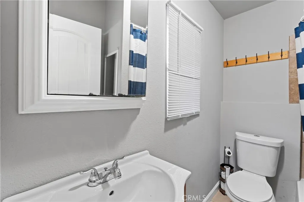 1286 Lovers Lane, Rimforest, California 92378 home-pic-3