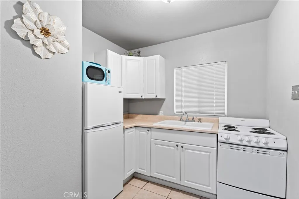 1286 Lovers Lane, Rimforest, California 92378 home-pic-9