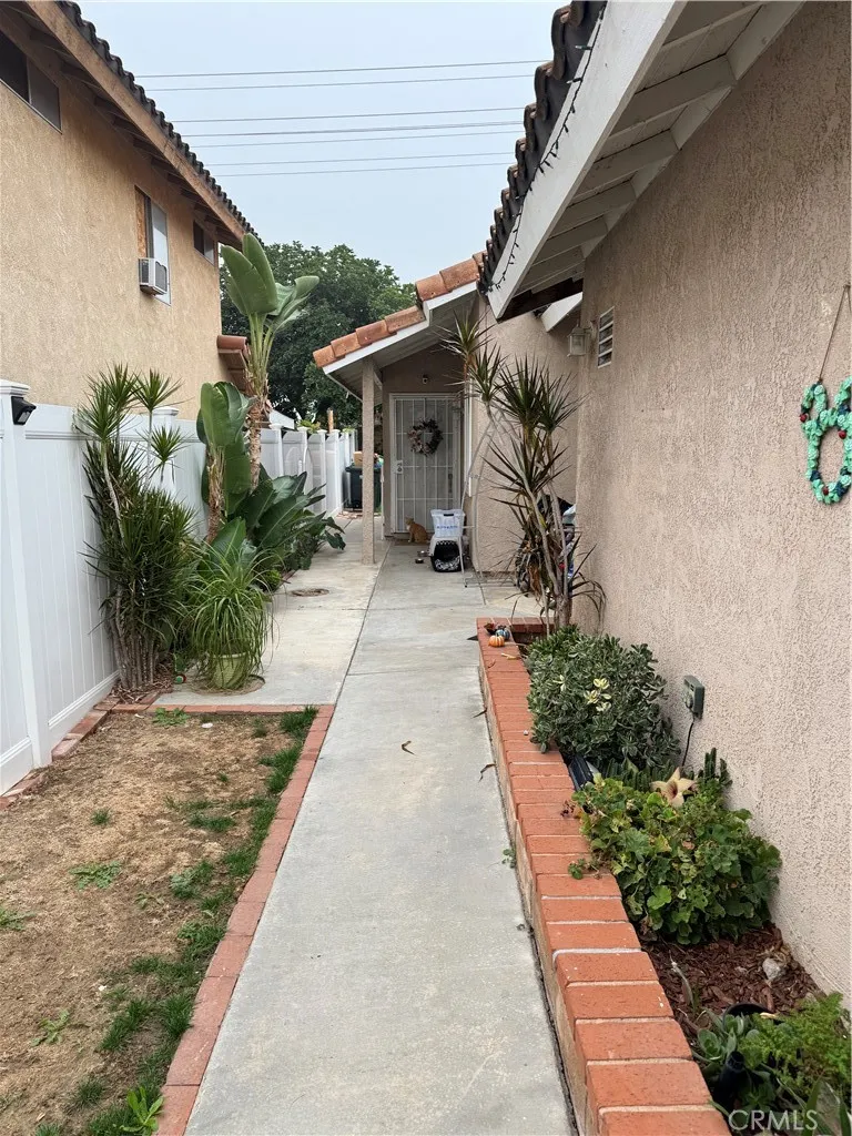 1972 De Anza, Colton, California 92324 home-pic-19