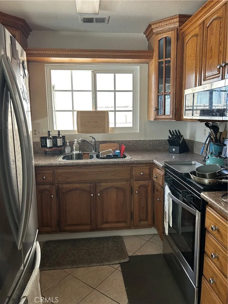 1972 De Anza, Colton, California 92324 home-pic-7