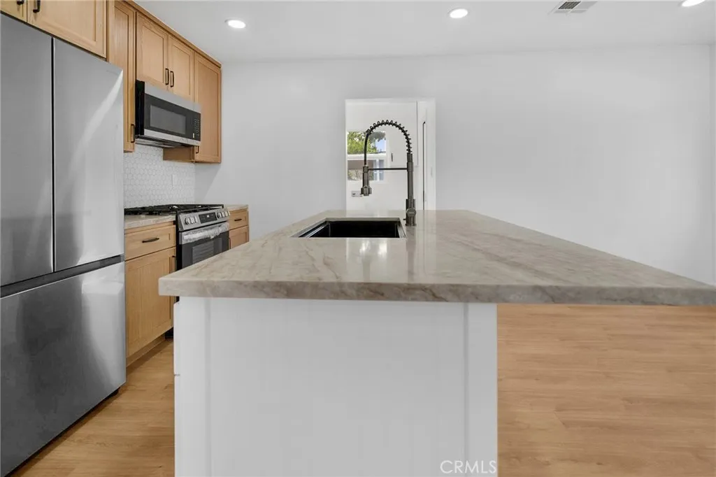 11225 Acala, San Fernando, California 91340 home-pic-7