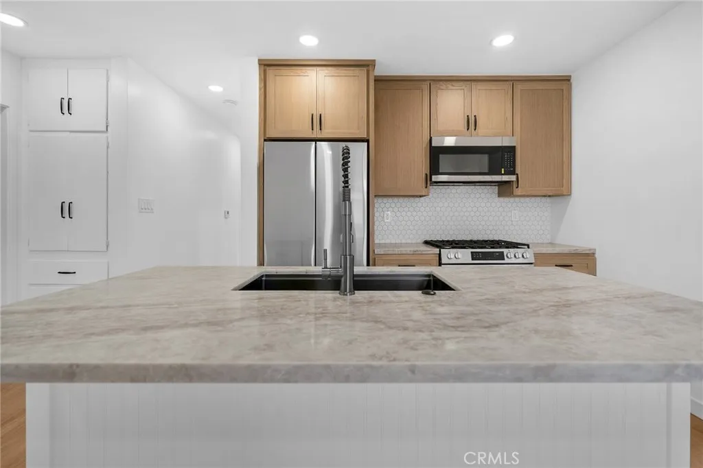 11225 Acala, San Fernando, California 91340 home-pic-6