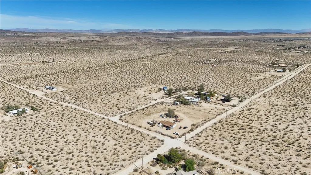 5235 Border Avenue, Joshua Tree, California 92252 home-pic-51