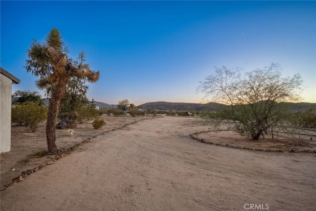 5235 Border Avenue, Joshua Tree, California 92252 home-pic-46