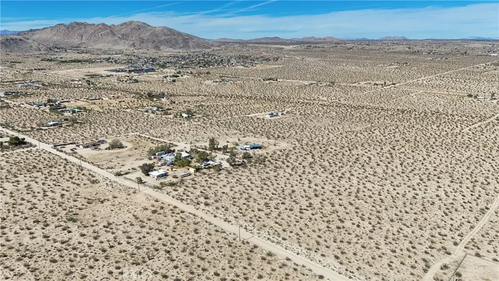 5235 Border Avenue, Joshua Tree, California 92252 home-pic-57