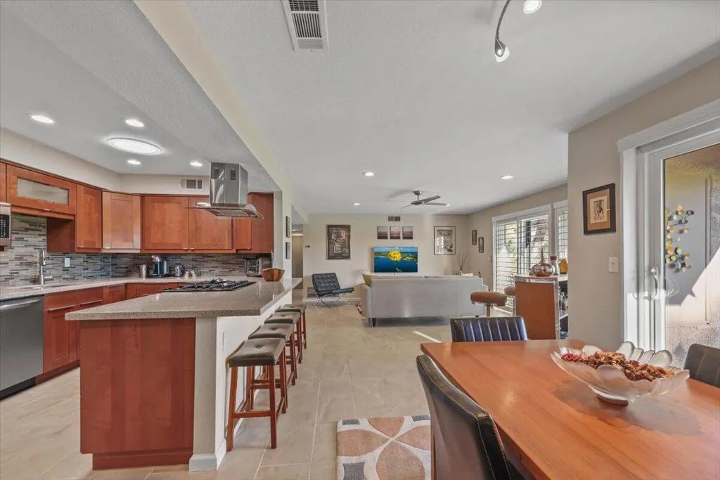 68354 Calle Cordoba, Cathedral City, California 92234 home-pic-21