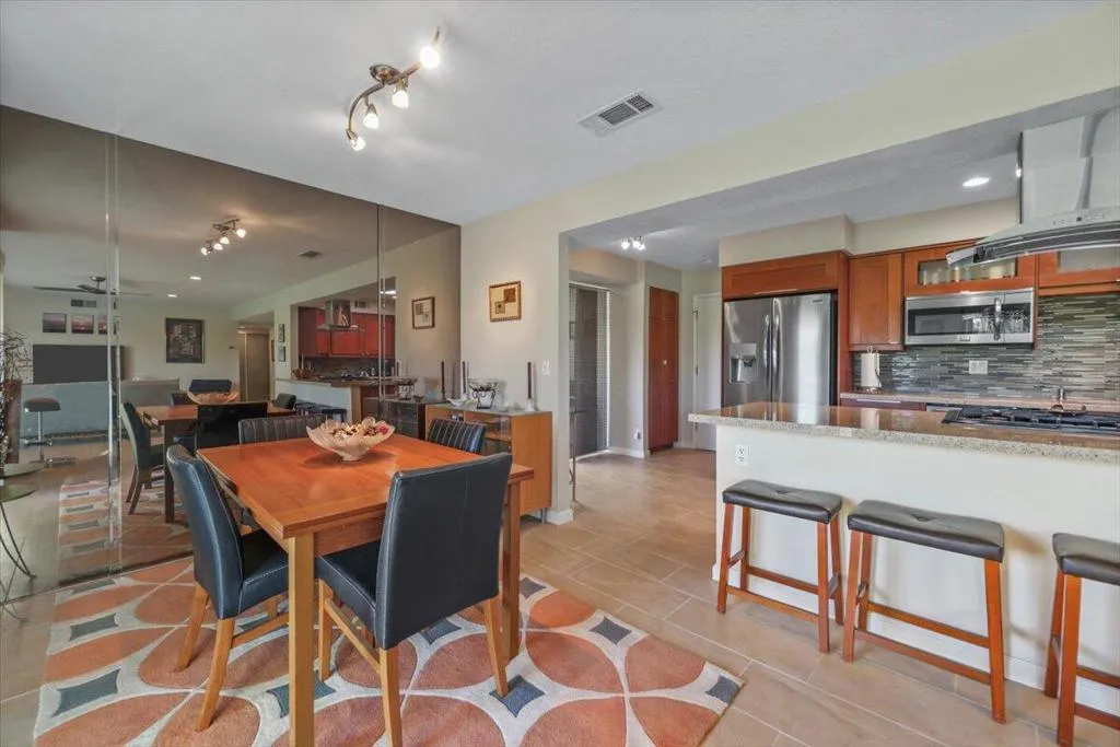 68354 Calle Cordoba, Cathedral City, California 92234 home-pic-19