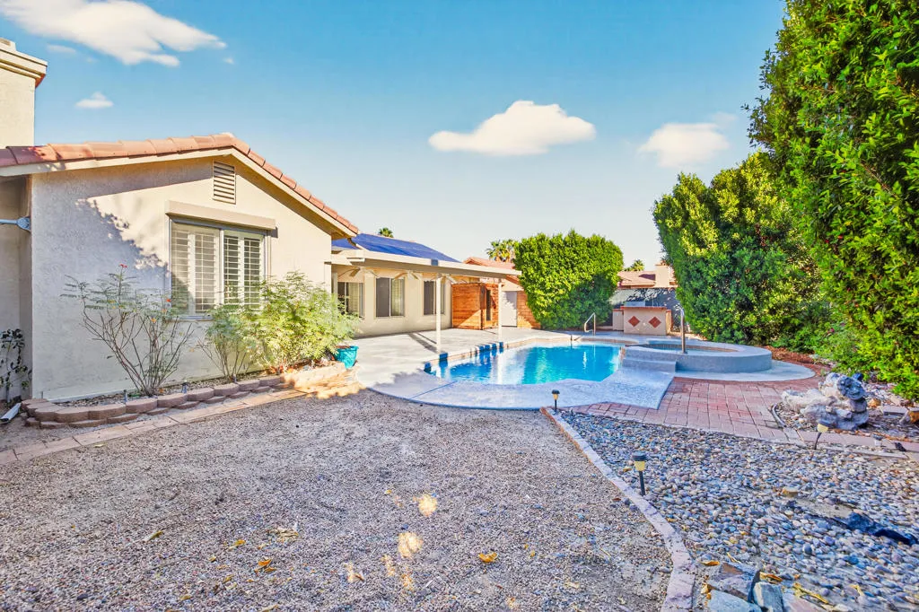 37762 Drexell Drive, Palm Desert, California 92211 home-pic-23