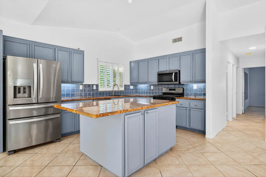 37762 Drexell Drive, Palm Desert, California 92211 home-pic-9