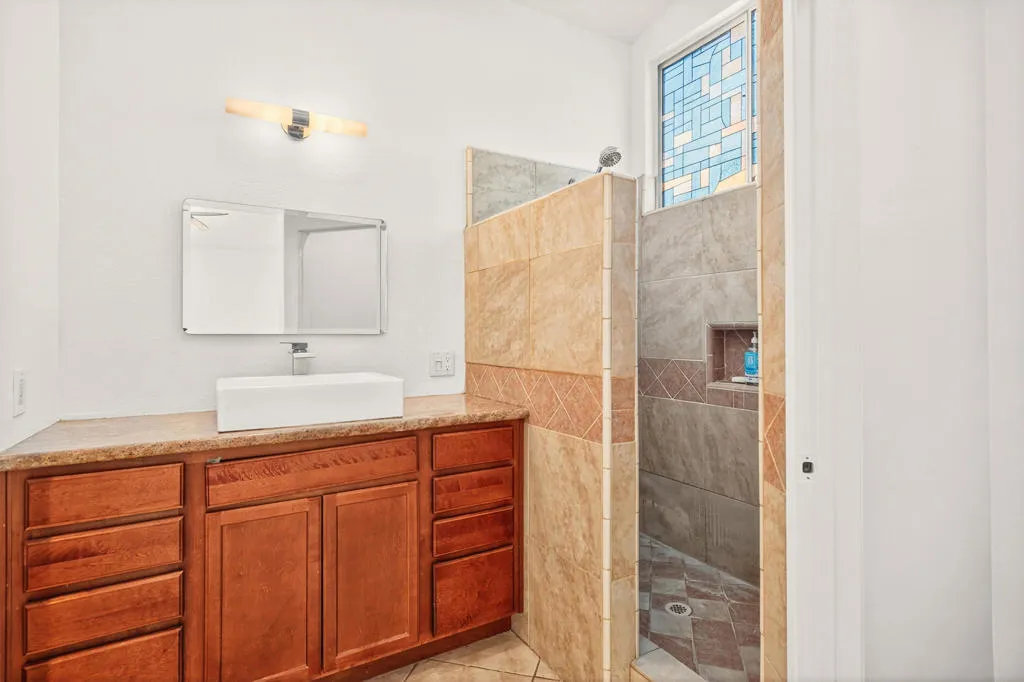37762 Drexell Drive, Palm Desert, California 92211 home-pic-20