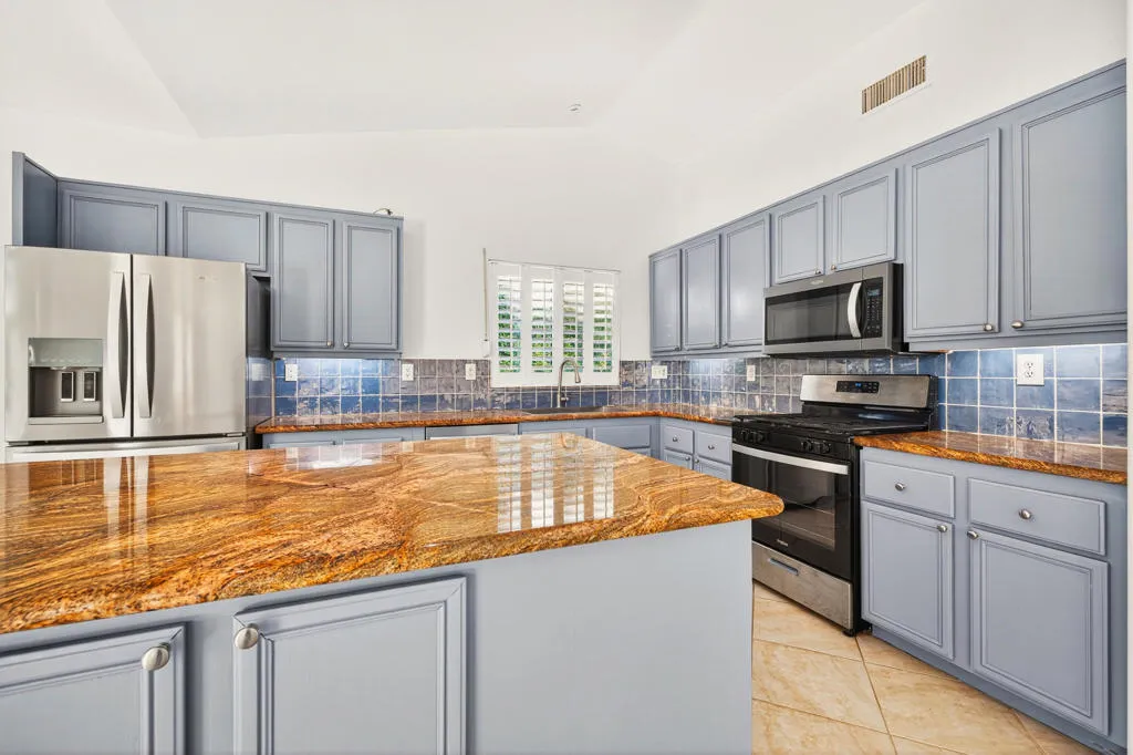 37762 Drexell Drive, Palm Desert, California 92211 home-pic-8