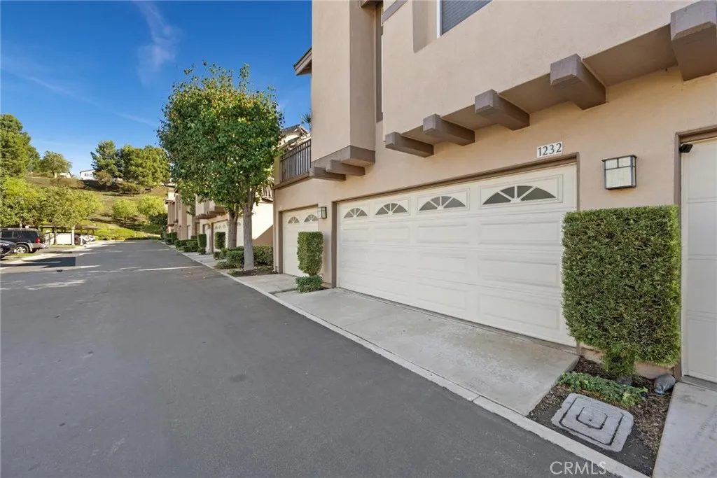 1232 S Country Glen Way, Anaheim Hills, California 92808 home-pic-31