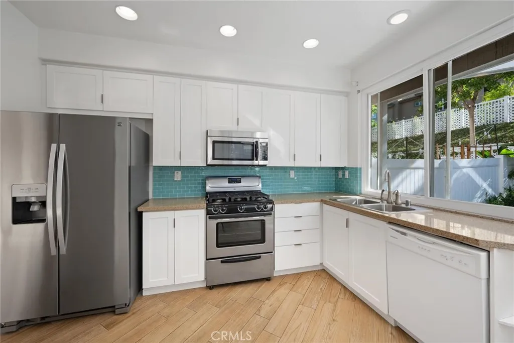 1232 S Country Glen Way, Anaheim Hills, California 92808 home-pic-10