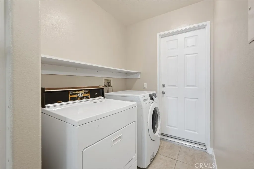 1232 S Country Glen Way, Anaheim Hills, California 92808 home-pic-25