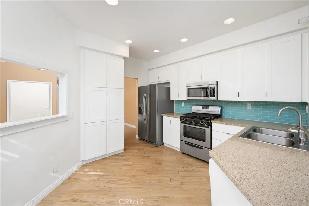 1232 S Country Glen Way, Anaheim Hills, California 92808 home-pic-13