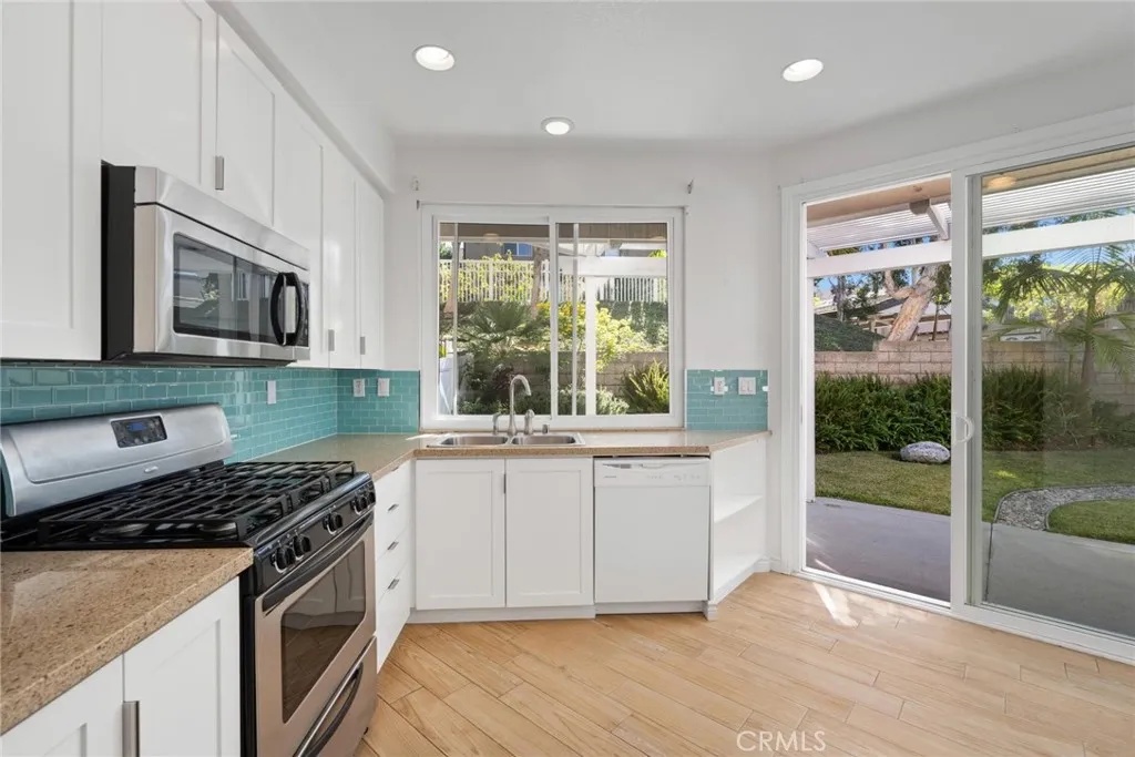 1232 S Country Glen Way, Anaheim Hills, California 92808 home-pic-12