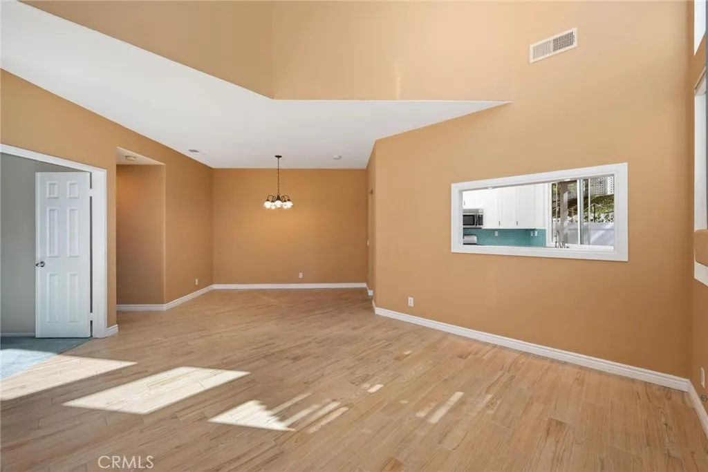 1232 S Country Glen Way, Anaheim Hills, California 92808 home-pic-5