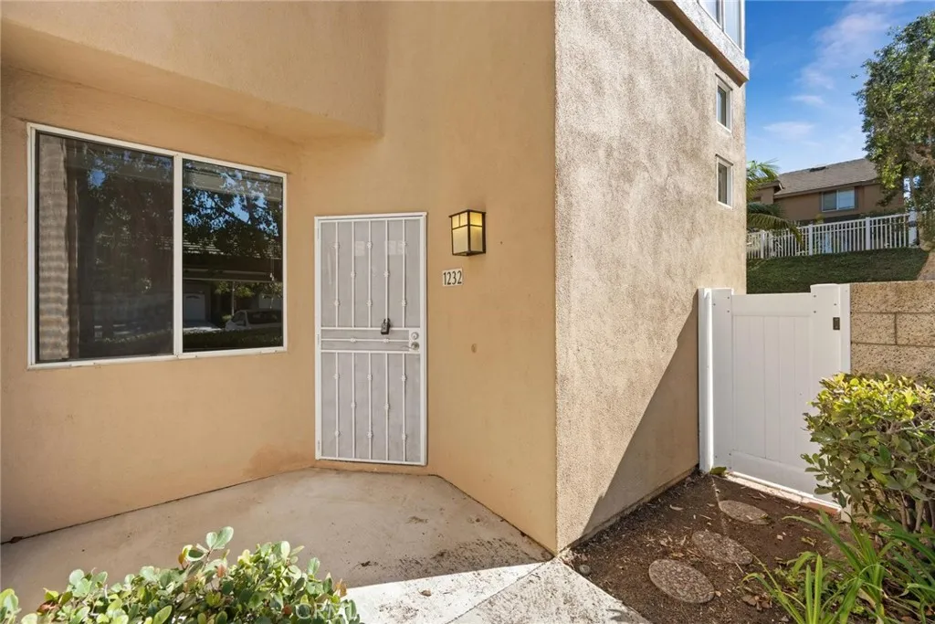 1232 S Country Glen Way, Anaheim Hills, California 92808 home-pic-1