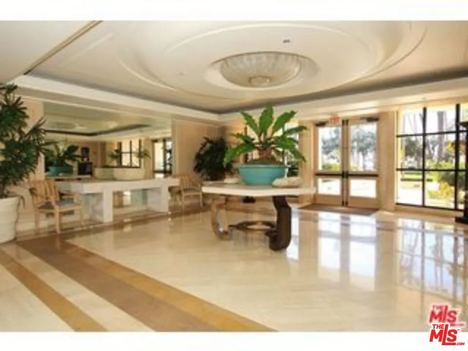 701 Ocean Avenue 110, Santa Monica, California 90402 home-pic-2