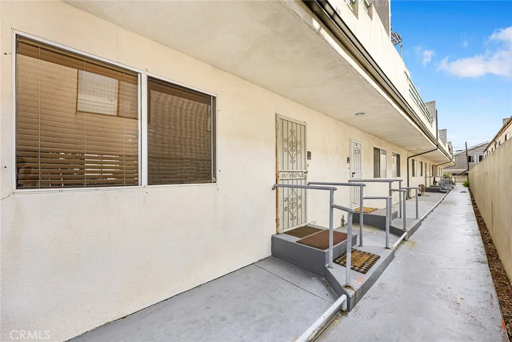 1660 W 146th Street 2, Gardena, California 90247 home-pic-3