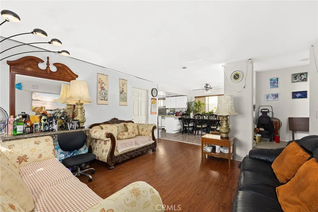 1660 W 146th Street 2, Gardena, California 90247 home-pic-5