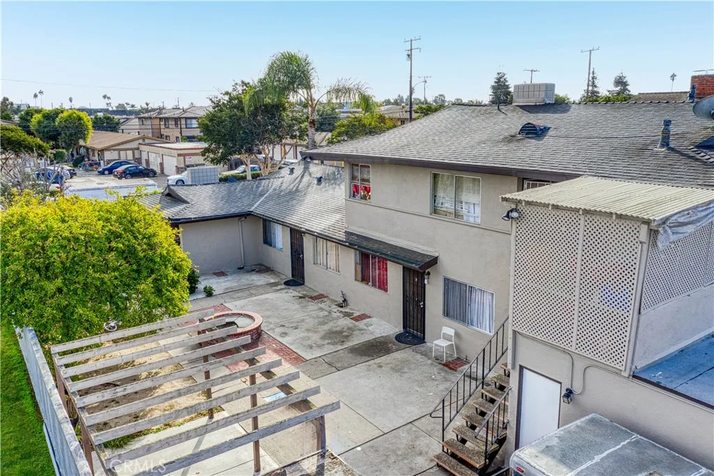 17091 Oak, Huntington Beach, California 92647 home-pic-5