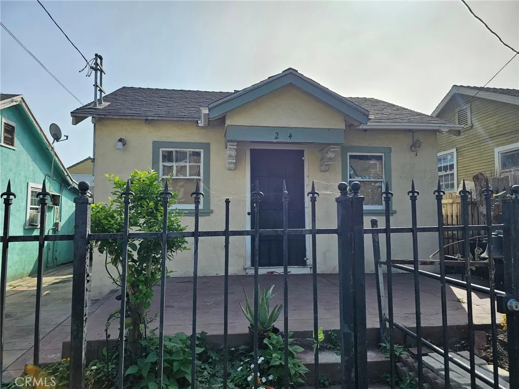 224 N Bixel, Los Angeles, California 90026 home-pic-0